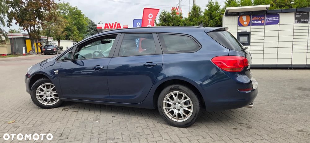 Opel Astra 1.6 Turbo 150 Jahre - 11