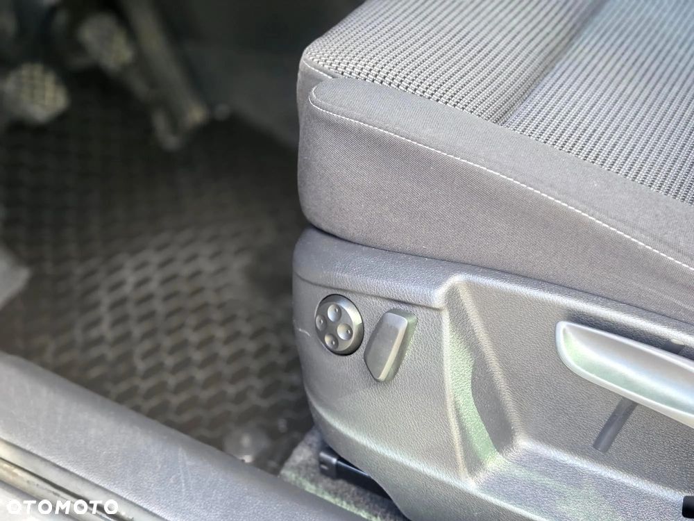 Volkswagen Sharan - 31