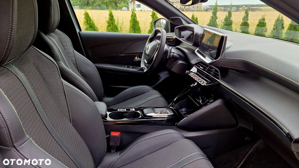 Peugeot 208 - 19