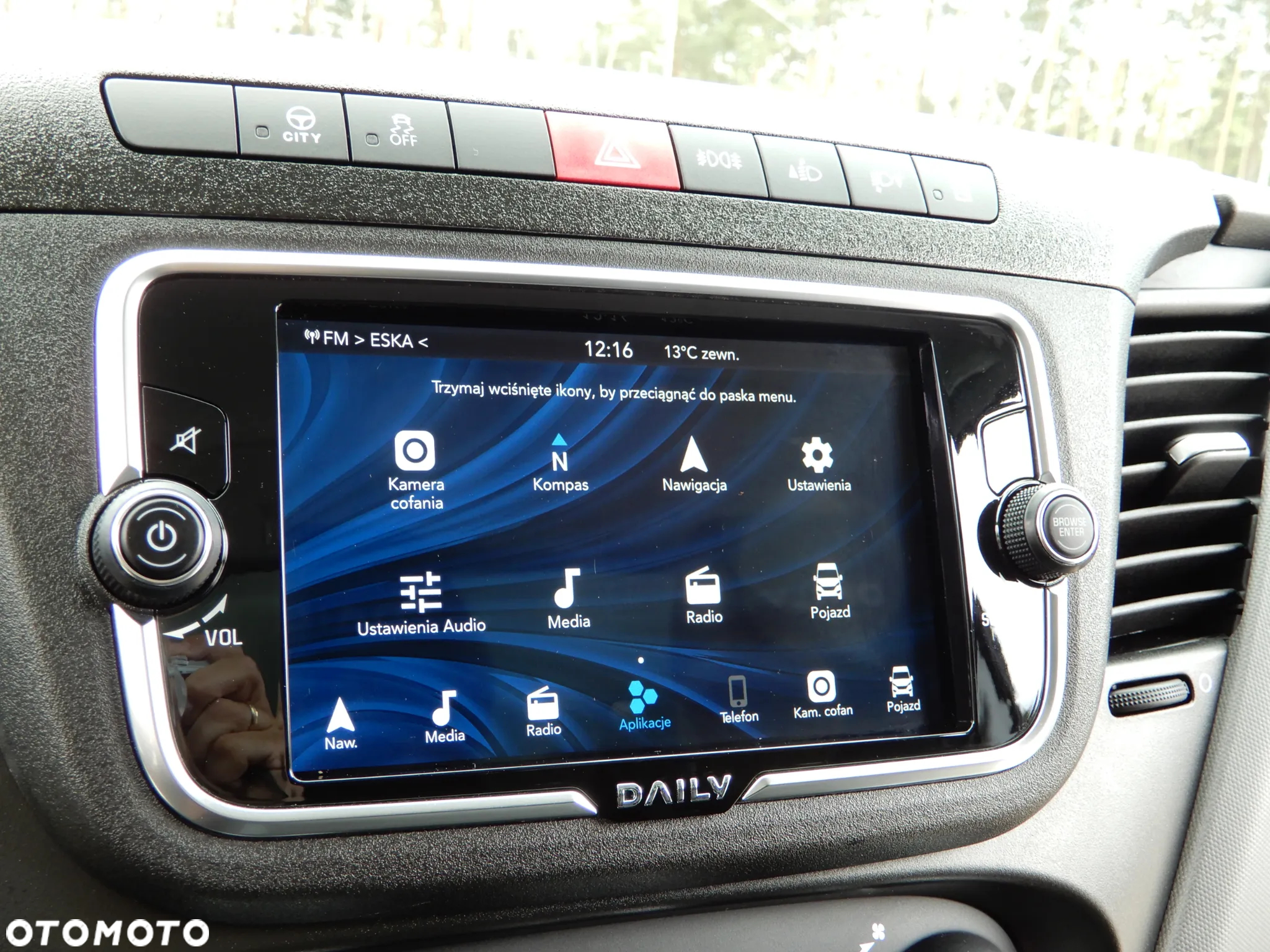 Iveco DAILY 50C18 Hi-Matic Kontener 10 E.Palet 4.91 Cm Boczne Drzwi + Winda Załadowcza DHOLLANDIA 1000 Kg Rozstaw Osi 4350 mm WZMACNIANY Tempomat Aktywny Full LED 16 Tys Km GWARANCJA FABRYCZNA Stan FABRYCZNIE NOWY DOSTĘPNY OKAZJA - 37