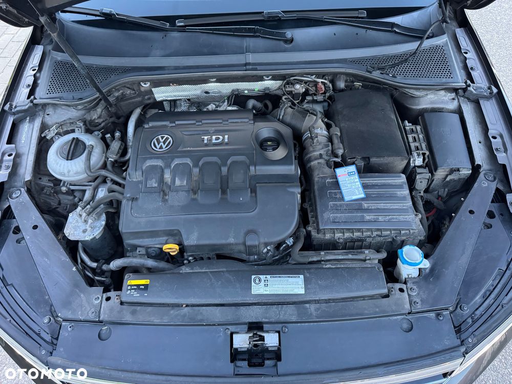 Volkswagen Passat 2.0 TDI SCR DSG Highline - 35
