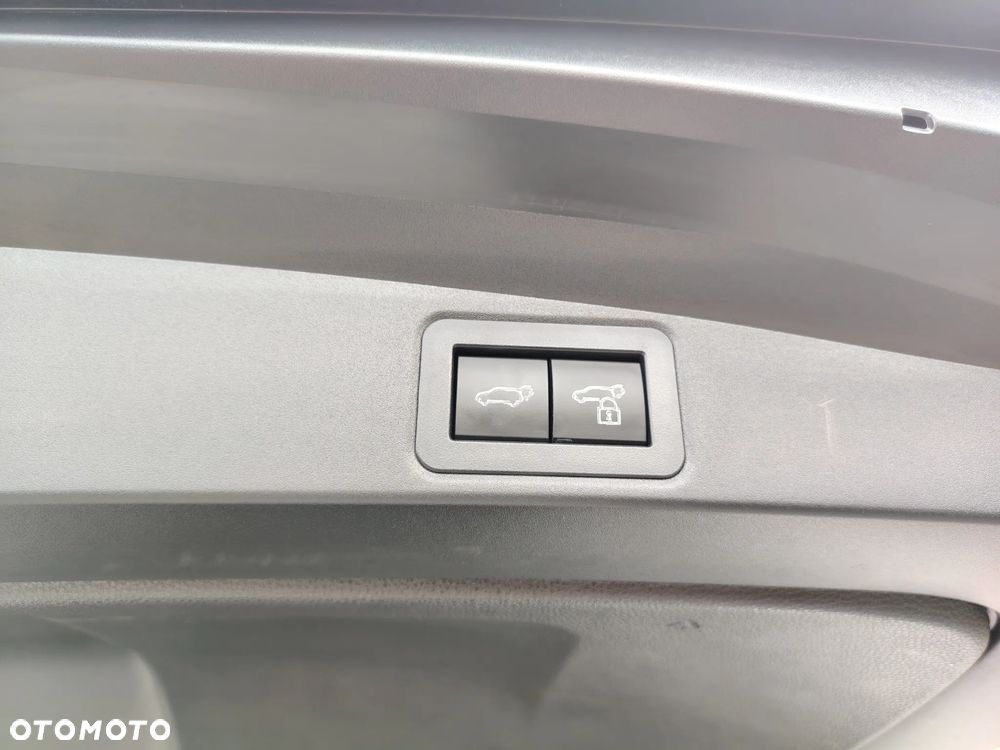 Toyota Corolla 1.8 Hybrid Style - 30