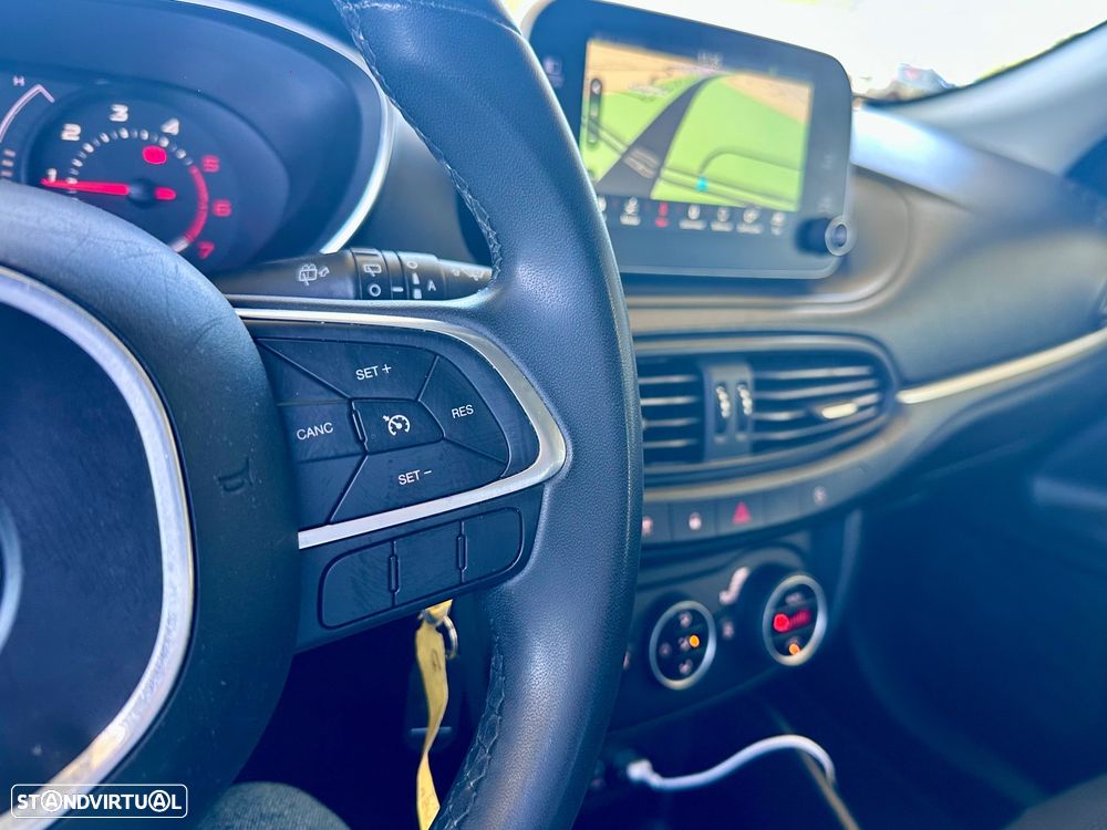 Fiat Tipo Station Wagon 1.6 M-Jet Lounge Tech - 17