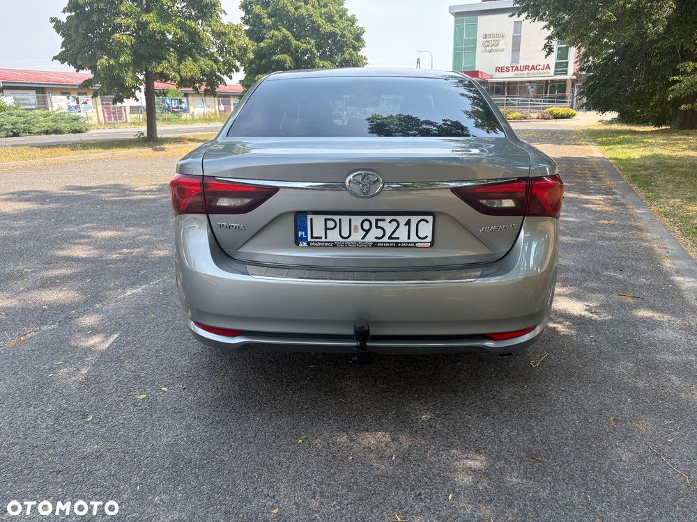 Toyota Avensis 1.8 Premium EU5 - 5