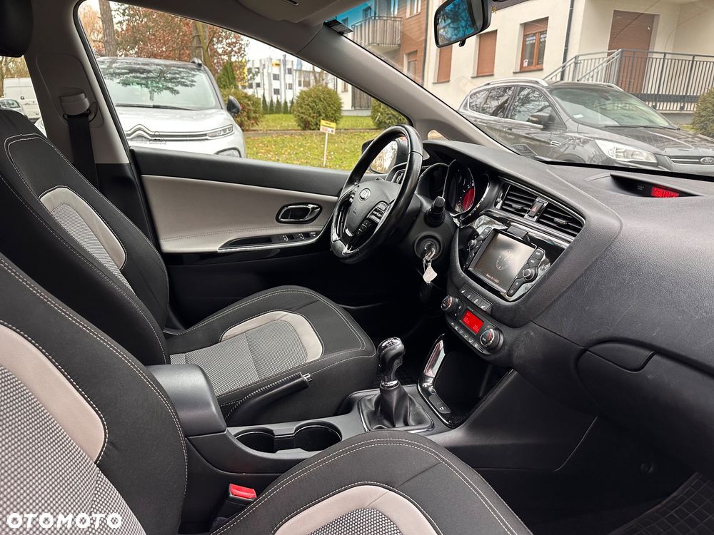 Kia Ceed - 14