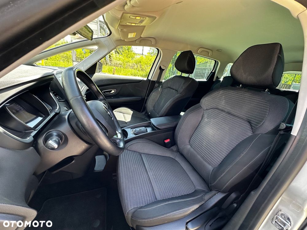 Renault Grand Scenic - 10