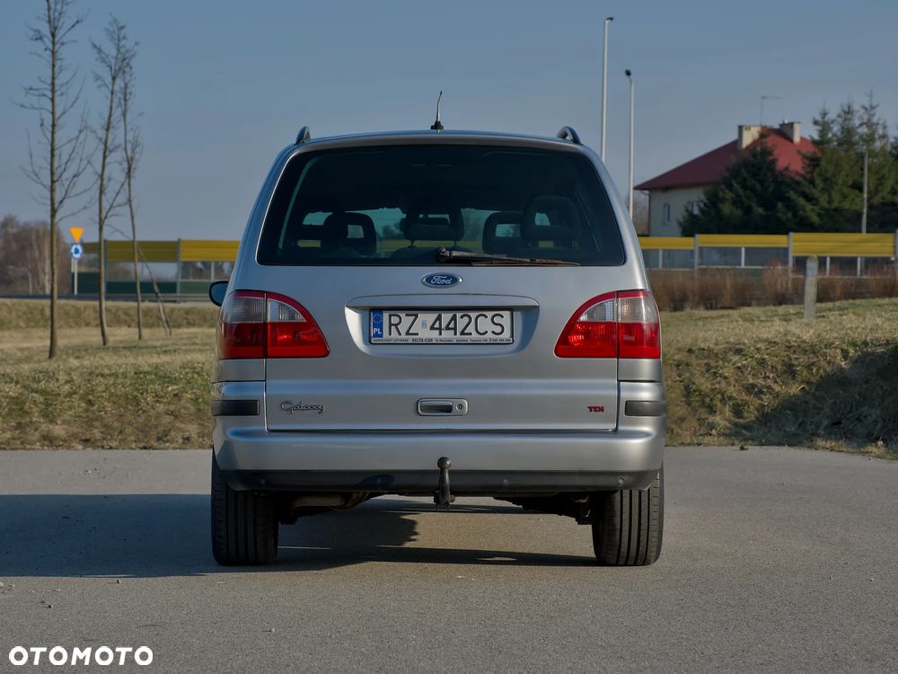 Ford Galaxy 1.9 TDI Ghia - 12