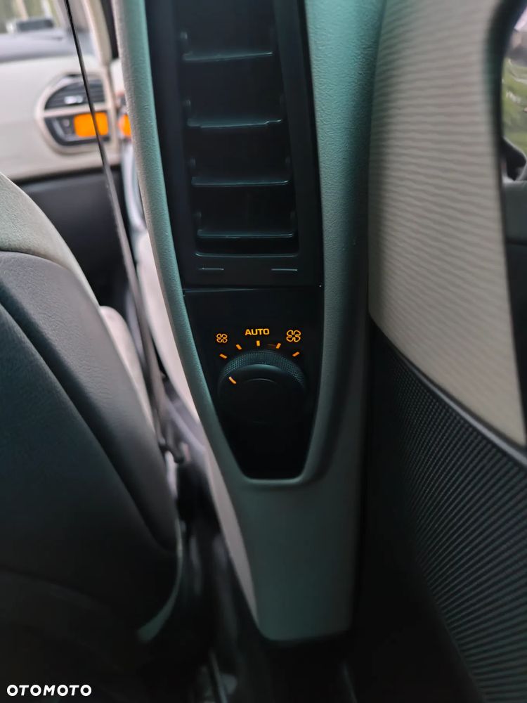 Citroën C4 Grand Picasso 2.0 HDi Equilibre Exclusive - 25