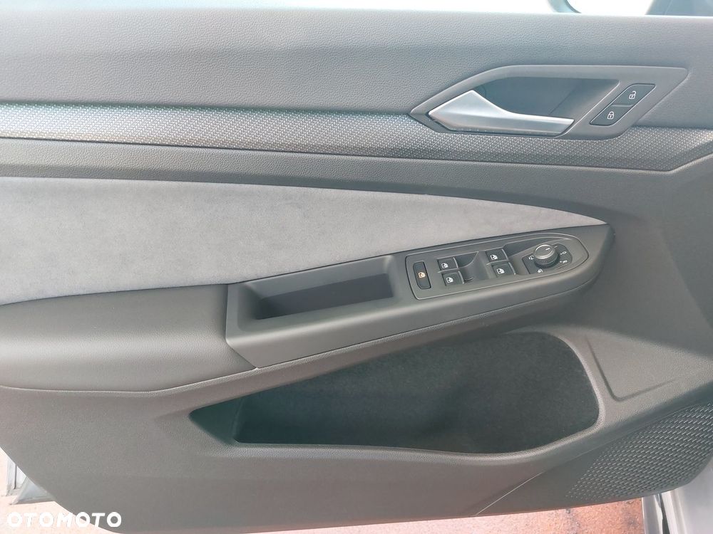Volkswagen Golf - 13