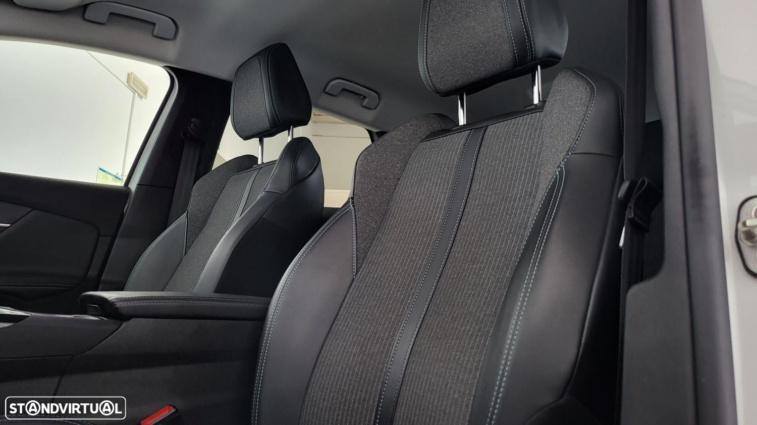 Peugeot 3008 1.6 Hybrid Allure e-EAT8 - 24