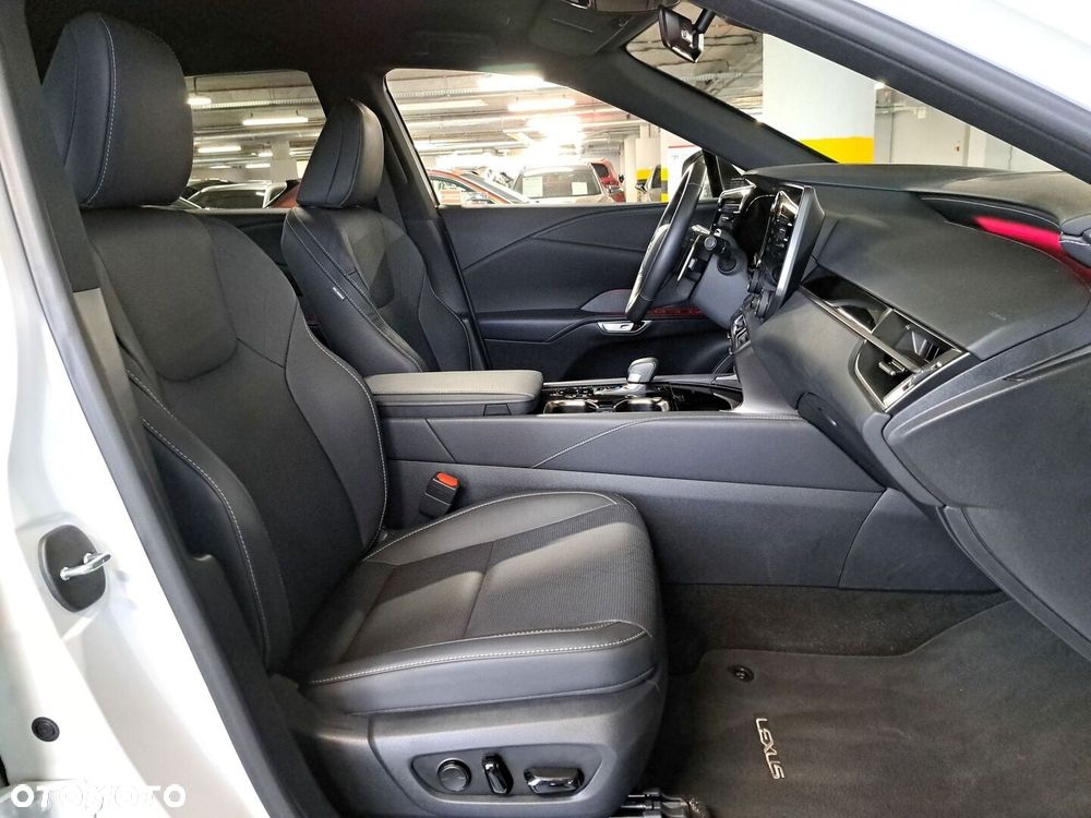 Lexus RX 450h+ Prestige - 12