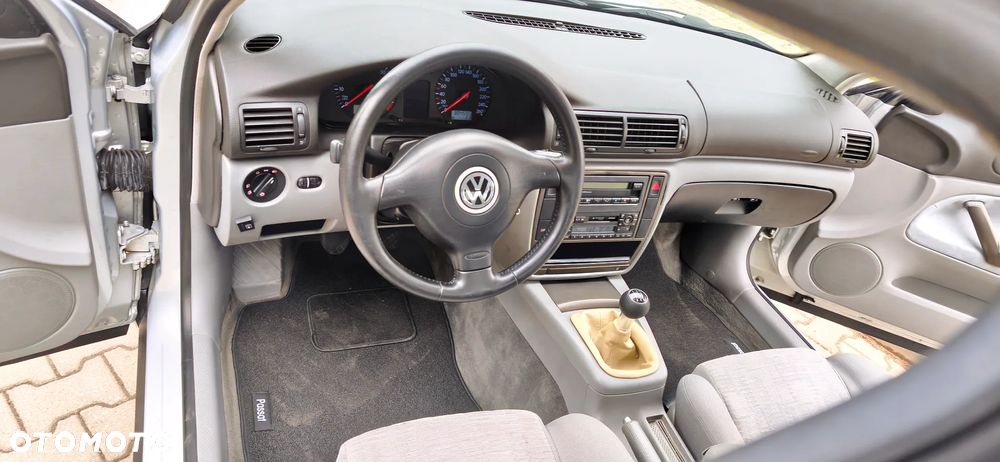 Volkswagen Passat 1.8T Comfortline - 15