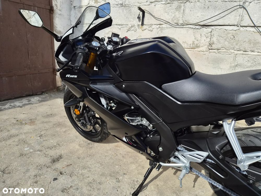 Yamaha YZF - 18