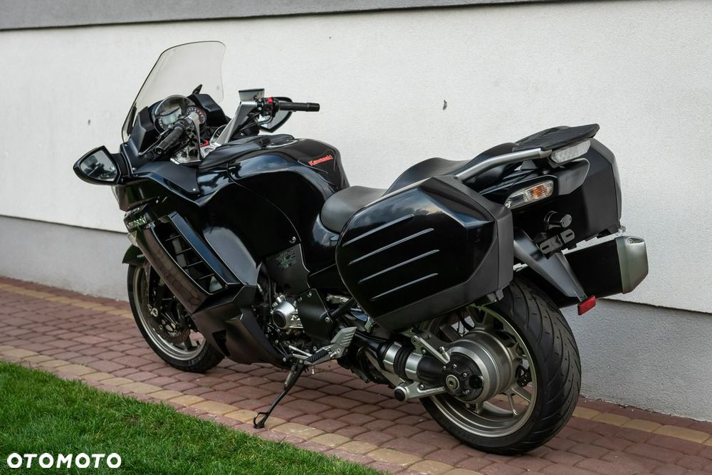 Kawasaki GTR - 8