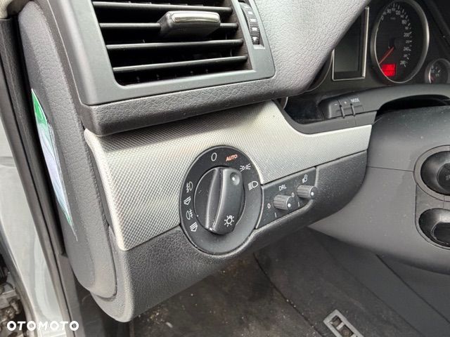 Audi A4 Limousine 2.0T FSI - 14