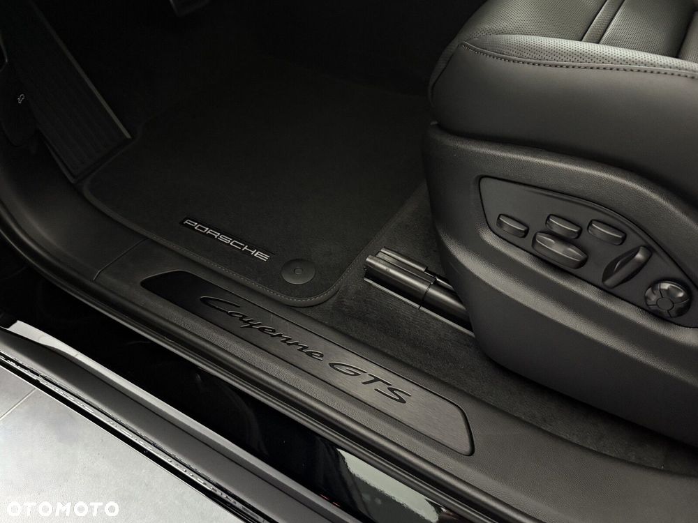 Porsche Cayenne - 20