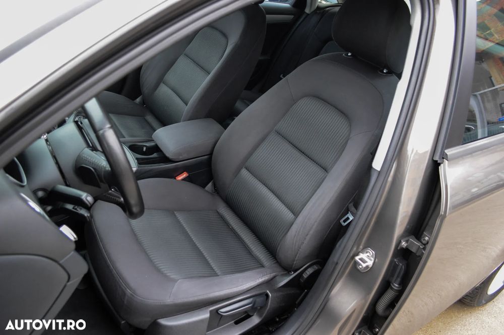 Audi A4 2.0 TDI DPF multitronic Attraction - 31