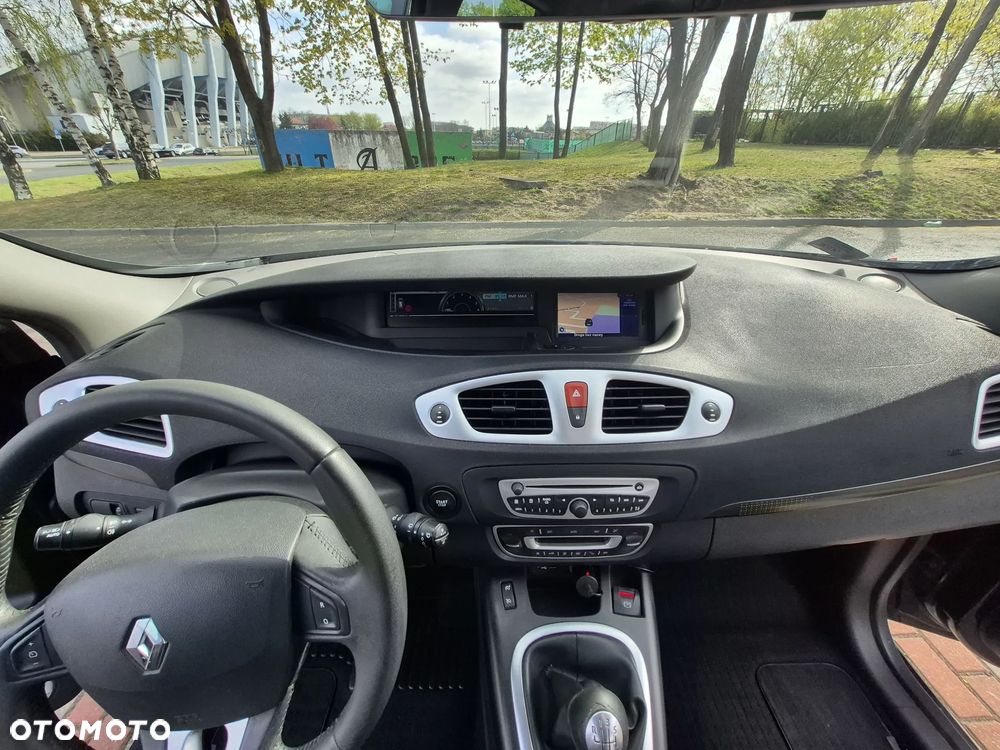 Renault Scenic 1.9 dCi FAP Privilege - 24