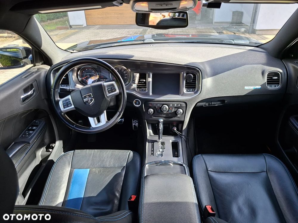 Dodge Charger 5.7 V8 RT - 8