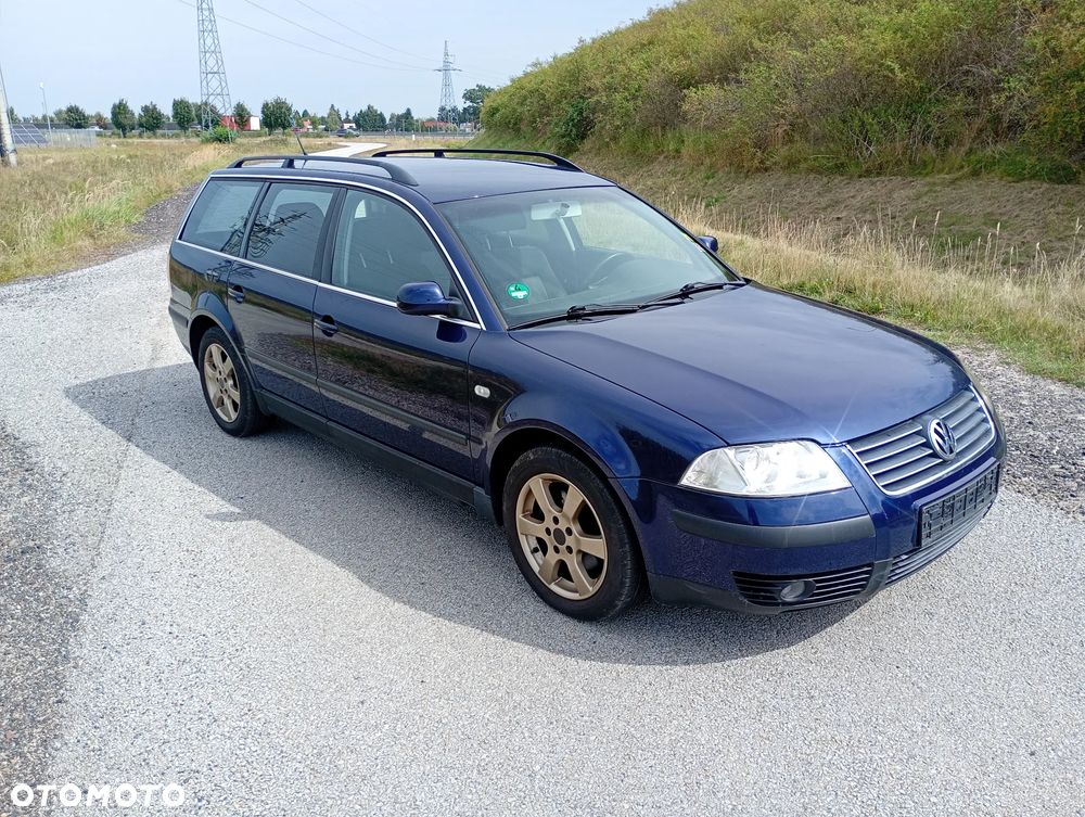Volkswagen Passat - 1