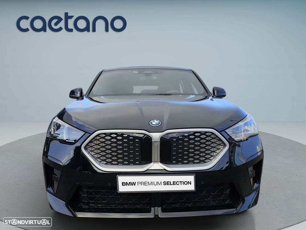 BMW iX2 eDrive20 Pack Desportivo M - 2