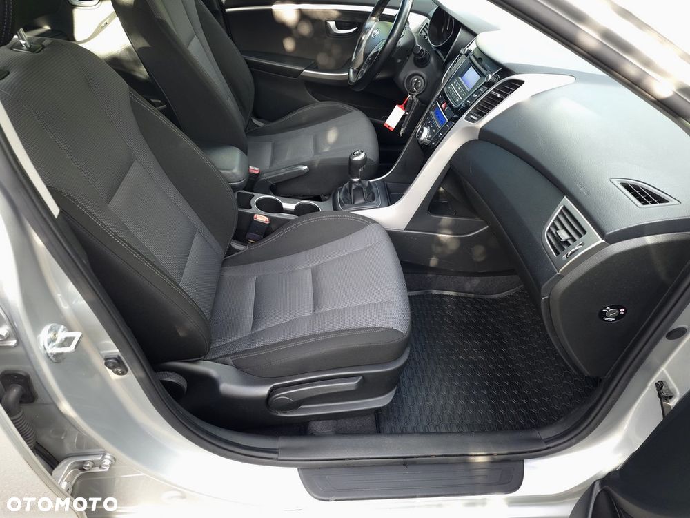 Hyundai i30 blue 1.6 CRDi Style - 8