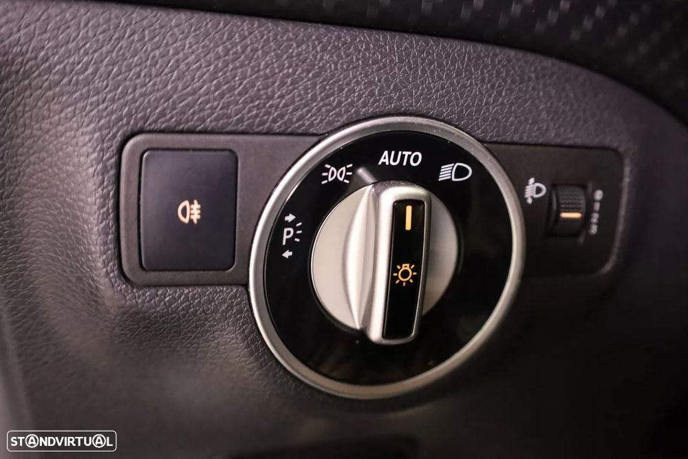 Mercedes-Benz A 200 d AMG Line - 32