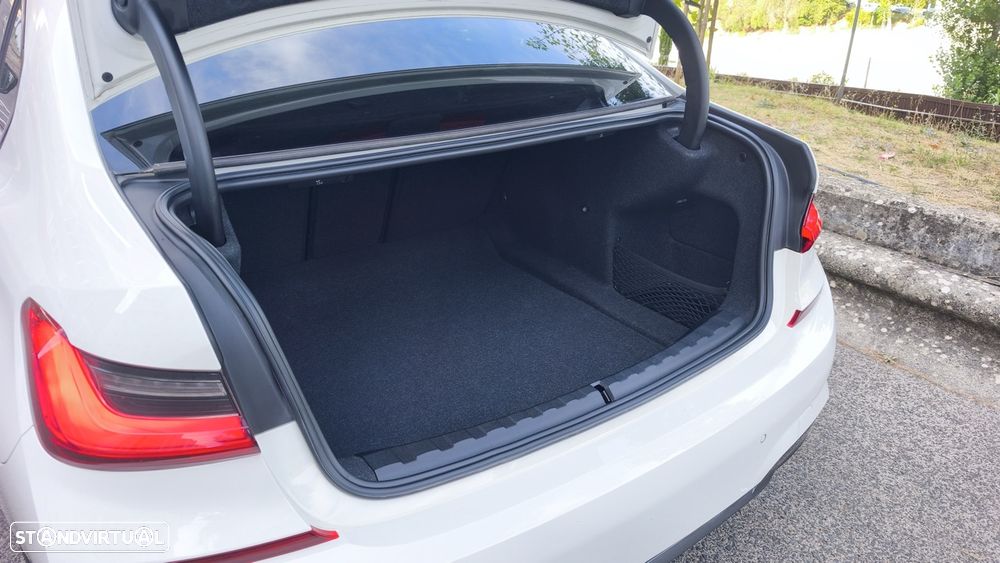 BMW 318 d Pack M Auto - 21
