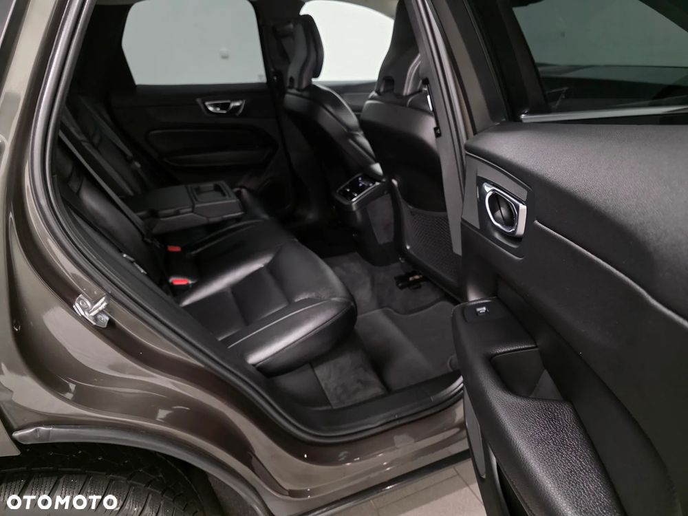 Volvo XC 60 B4 D Inscription - 31