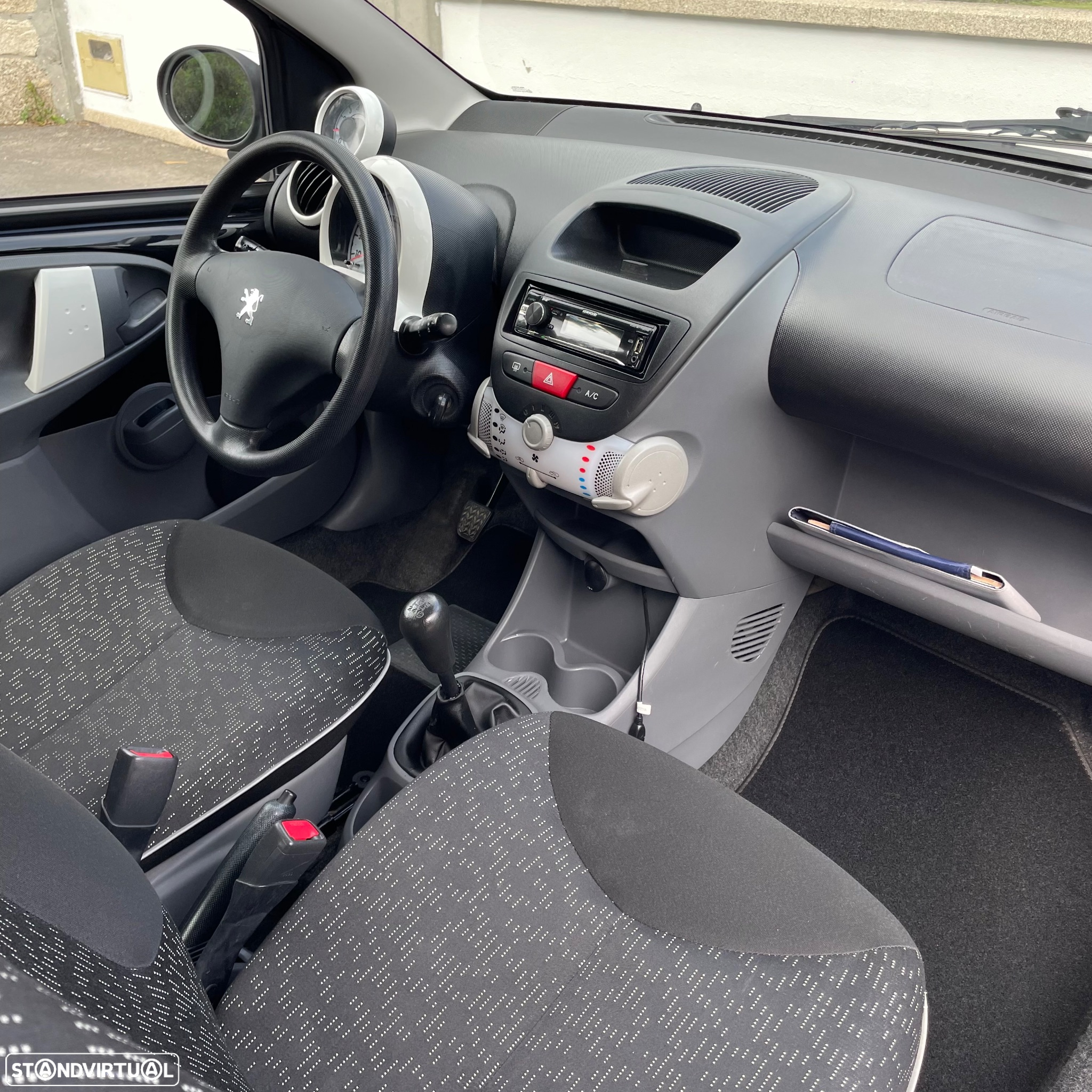 Peugeot 107 1.0 Urban - 14