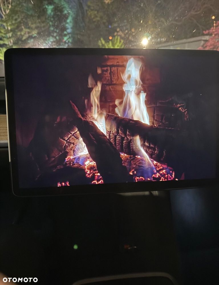 Tesla Model Y Long Range Dual Motor AWD - 17