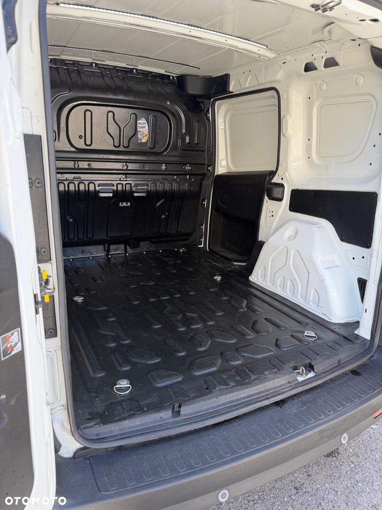 Fiat Doblo 1.4 16V Easy - 8