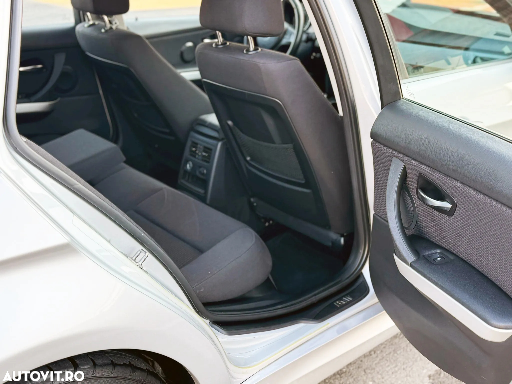 BMW Seria 3 320d xDrive DPF Edition Lifestyle - 12