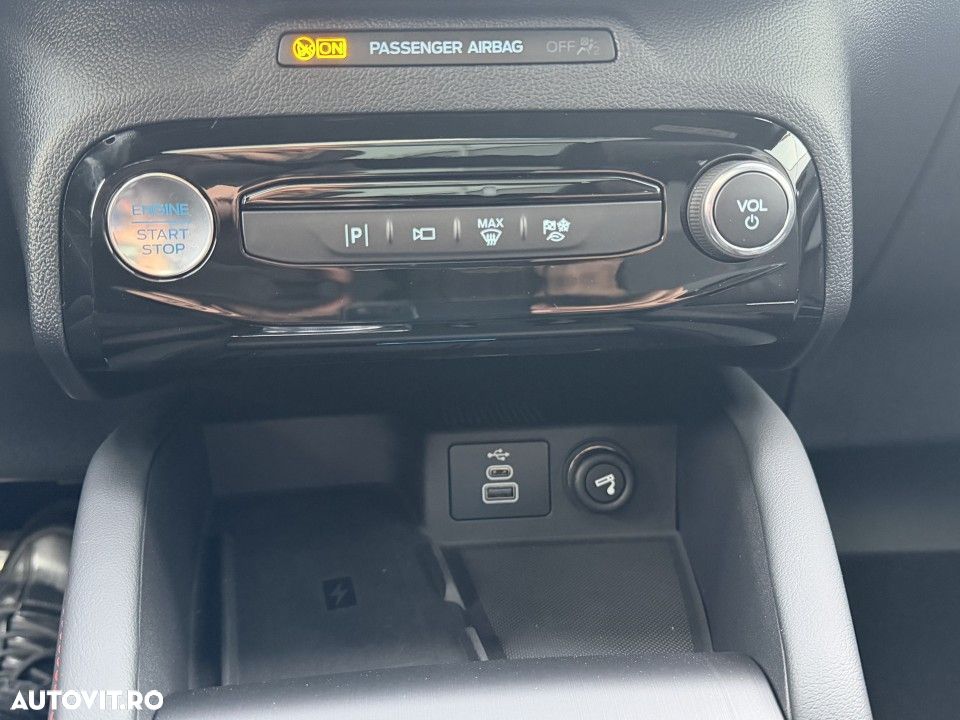 Ford Kuga 2.5 Duratec FWD PHEV ST-Line X - 27