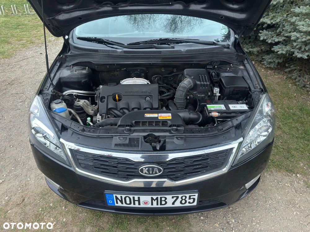 Kia Ceed 1.4 CVVT Dream-Team Edition - 10