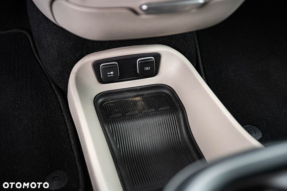 Chrysler Pacifica - 20