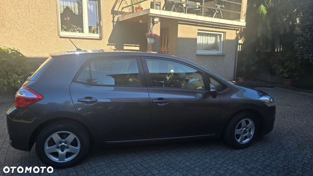 Toyota Auris - 5