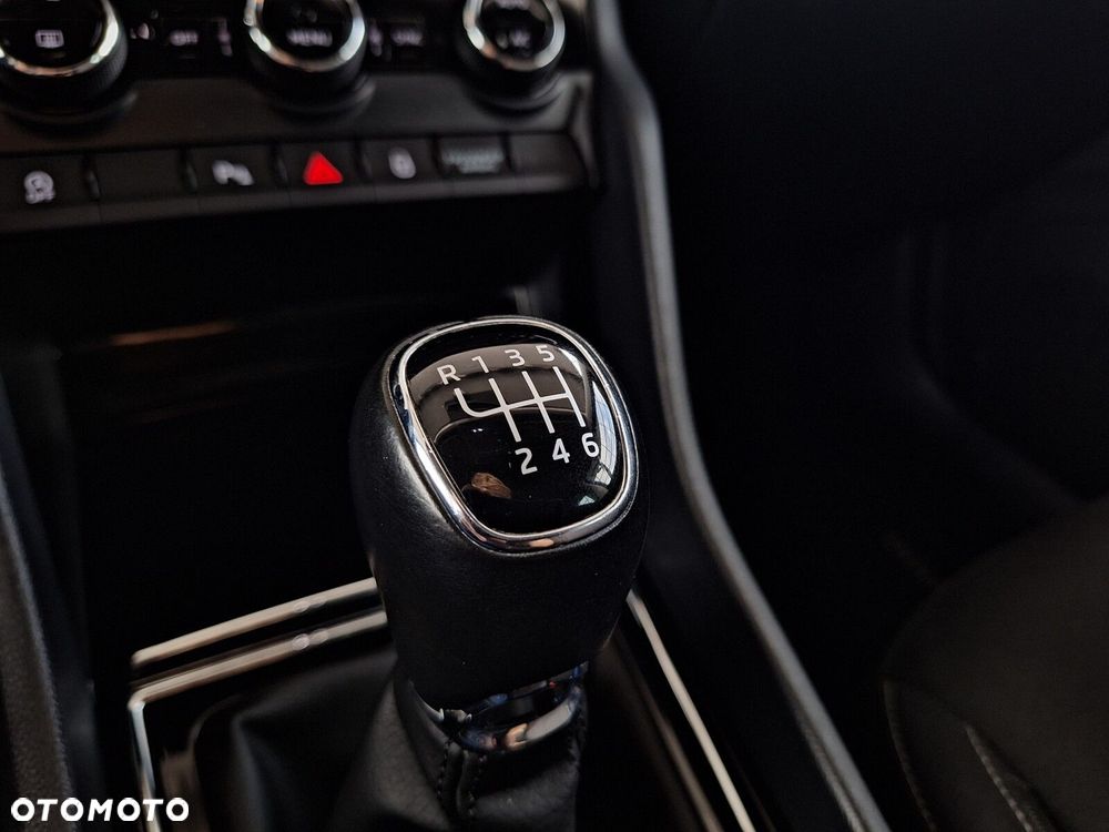 Skoda Karoq 1.5 TSI ACT 4x2 Ambition - 37