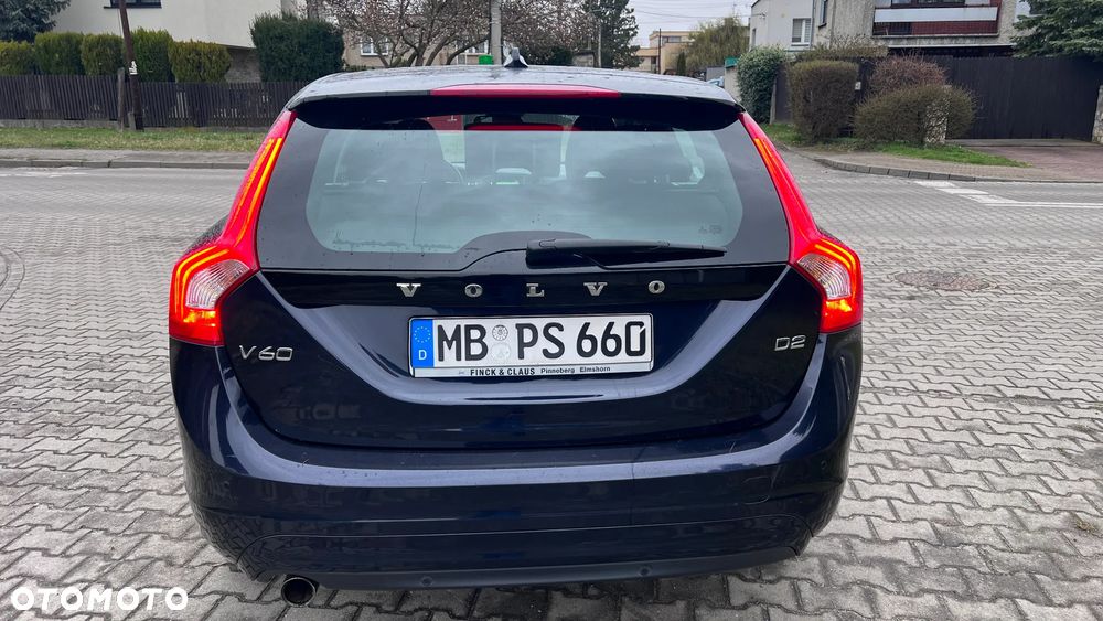 Volvo V60 D2 Momentum - 4