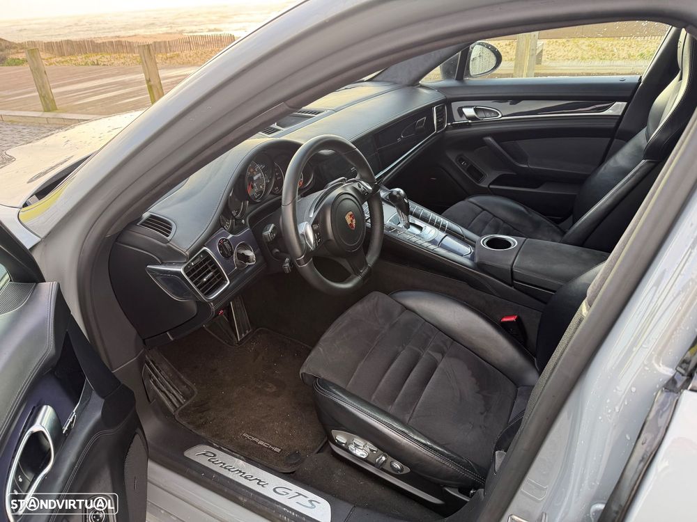 Porsche Panamera GTS PDK - 11