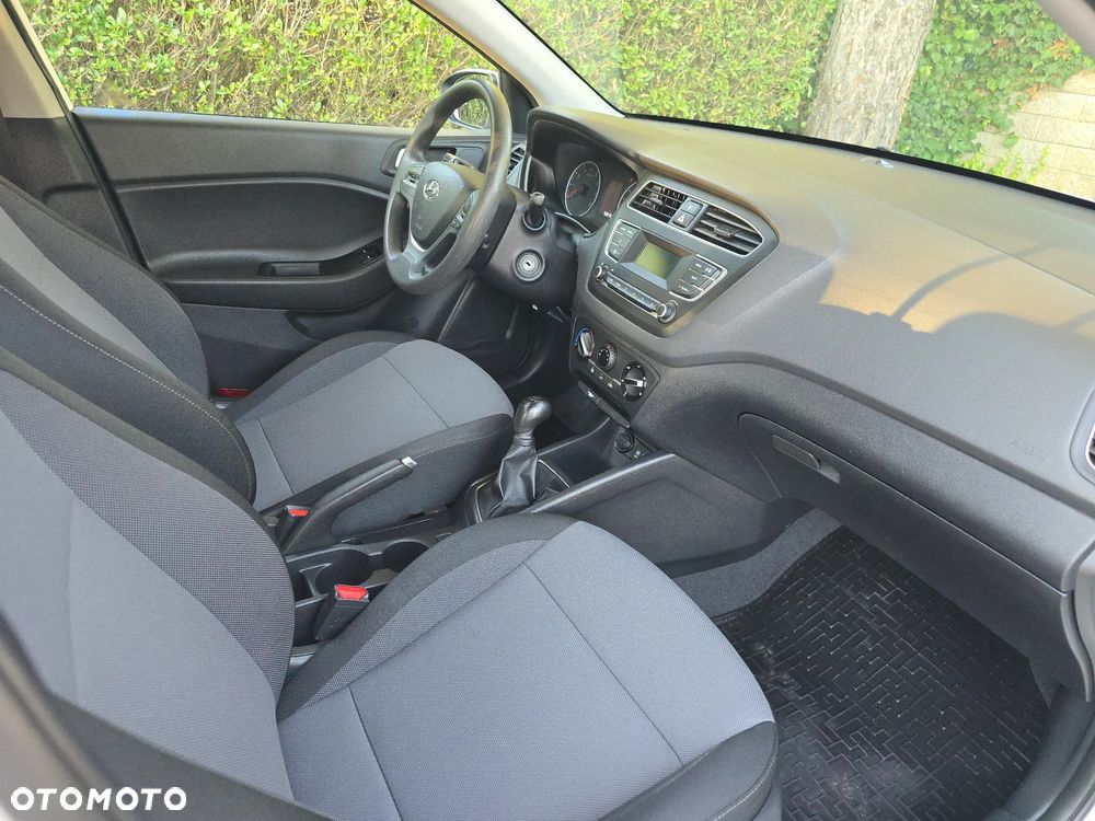 Hyundai i20 - 8
