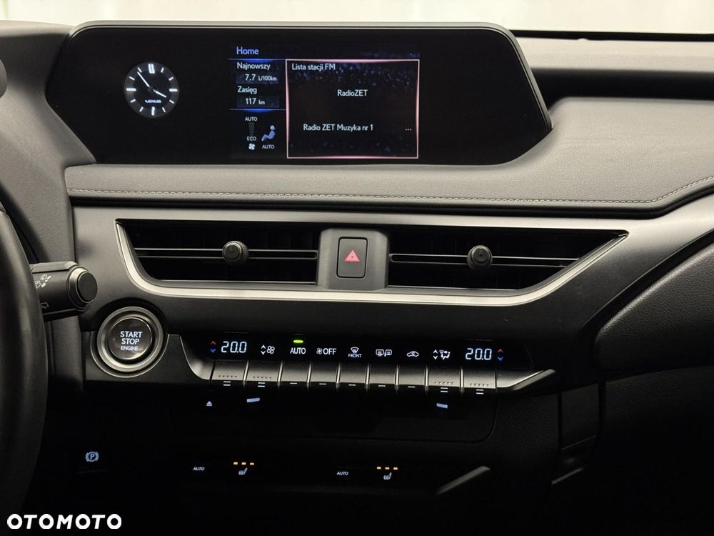 Lexus UX - 31