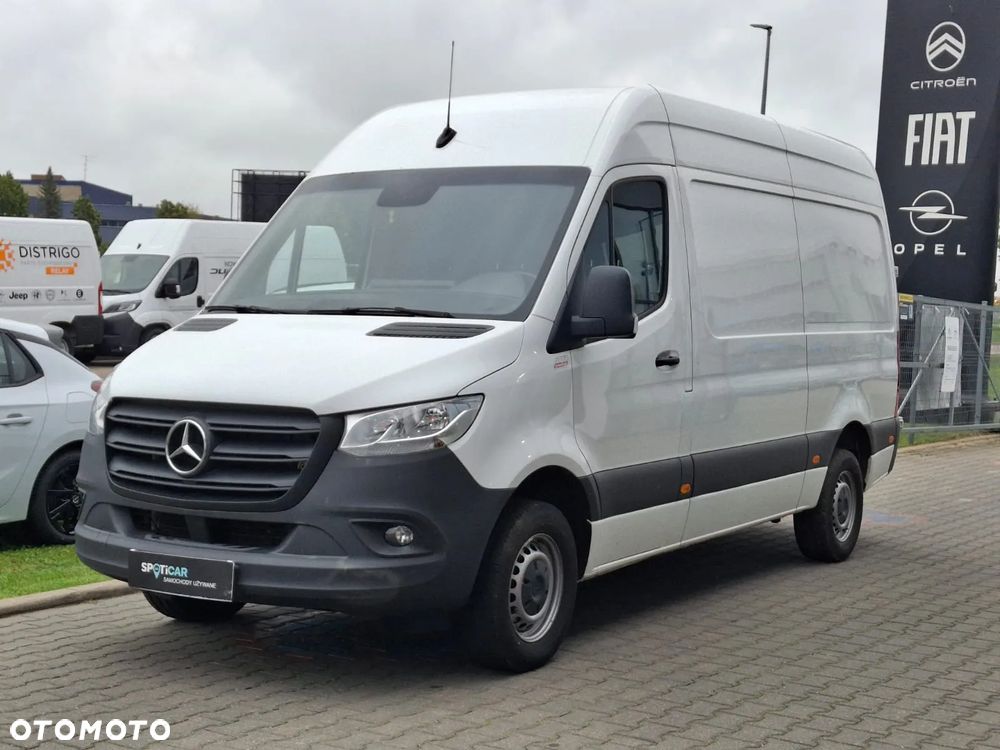 Mercedes-Benz Sprinter - 4
