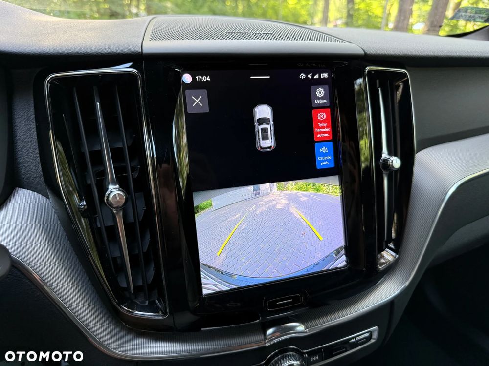 Volvo XC 60 B4 D AWD R-Design - 35