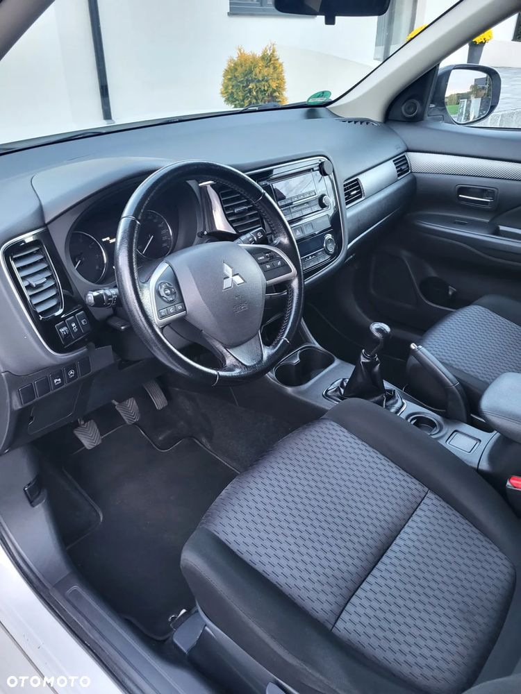 Mitsubishi Outlander 2.0 2WD Invite - 4