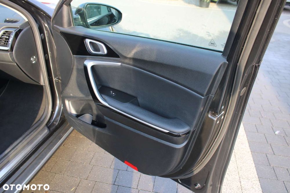 Kia XCeed - 27