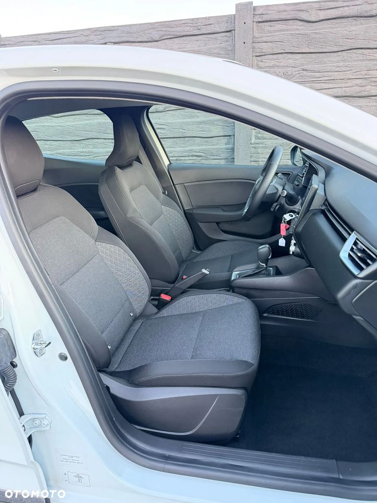 Renault Clio E-TECH 140 BUSINESS EDITION - 9