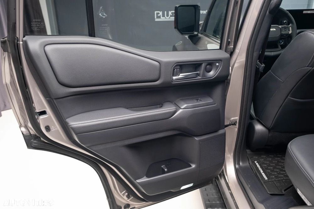 Toyota Land Cruiser - 19