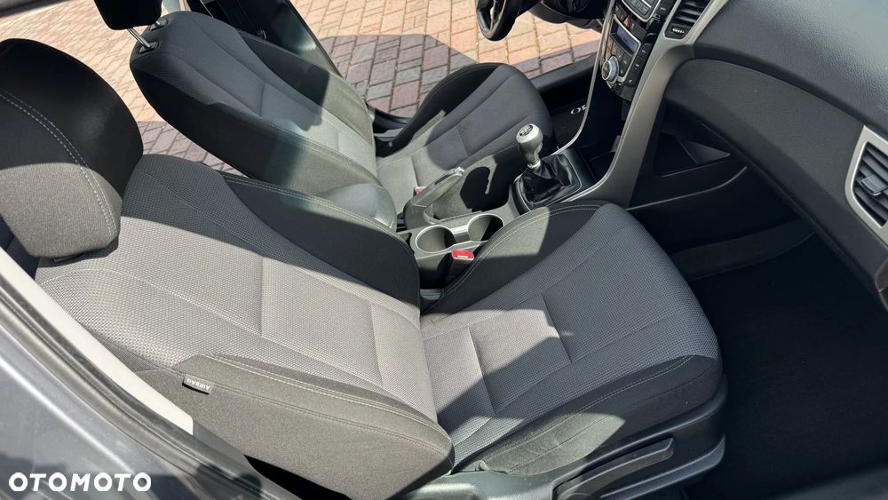 Hyundai i30 blue 1.6 GDI Passion - 33