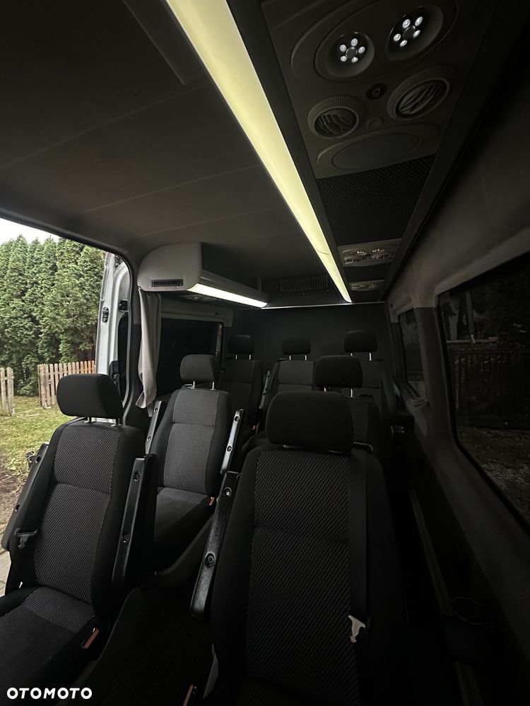 Mercedes-Benz Sprinter - 13